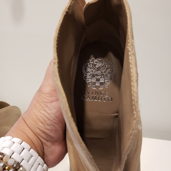 Vince Camuto Wenmina Slouchy Vamp Camel Booties - Sz 8M US - Picture 6 of 9